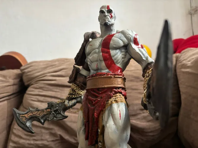 ESTÁTUA 41cm KRATOS GOD OF WAR 3 em resina