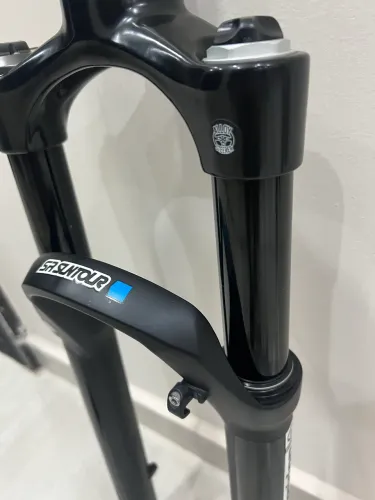 Suspensão ar e óleo bike