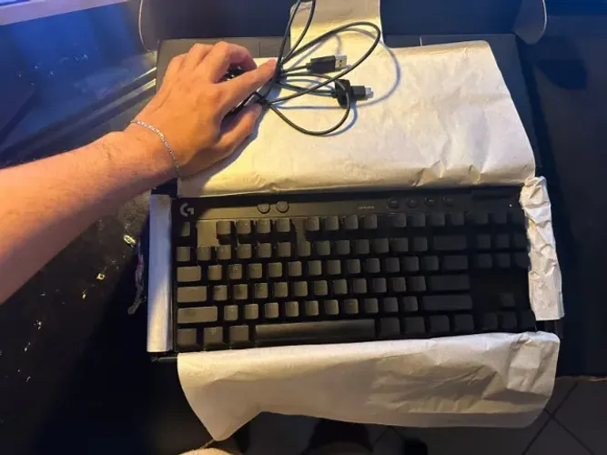 Teclado Gamer Sem Fio Logitech G PRO X TKL - Preto