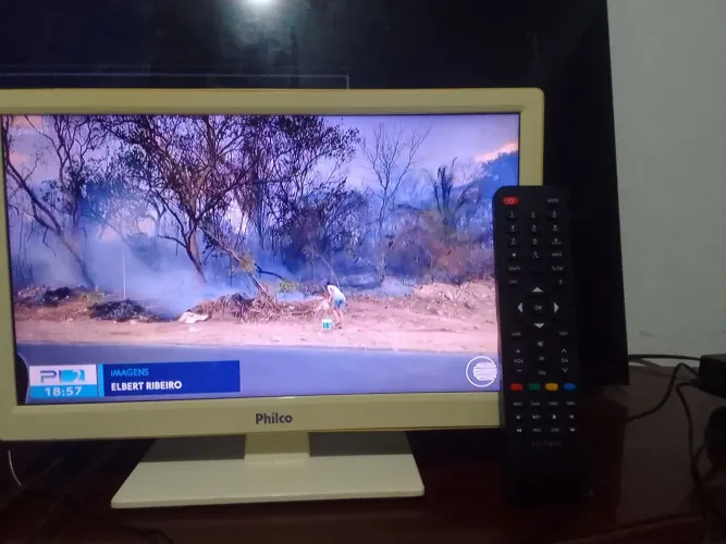 VENDO TV PHILCO DE 16 FUNCIONANDO PERFEITO NAO E SMART *9// *02