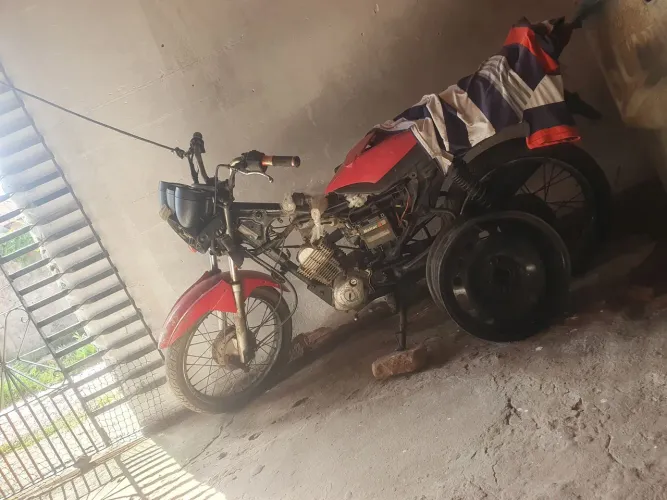 Vendo Yamaha 2014 sucatinha boa $2300$