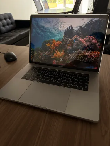 MacBook Pro 2019 A1990 Processador i9 TOUCHBAR