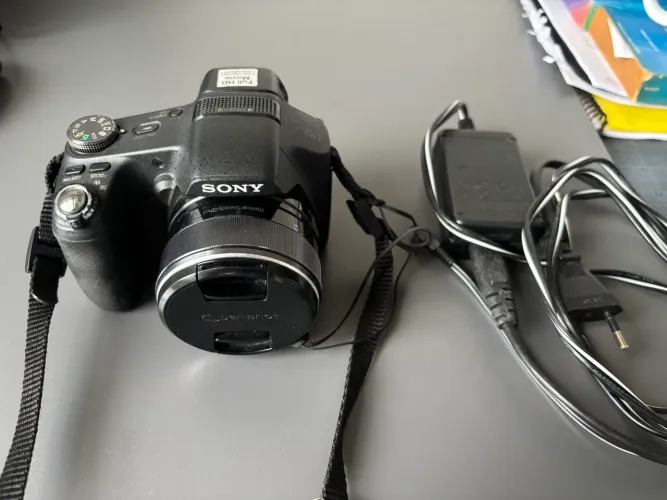 Máquina Fotográfica SONY DSC-HX100V