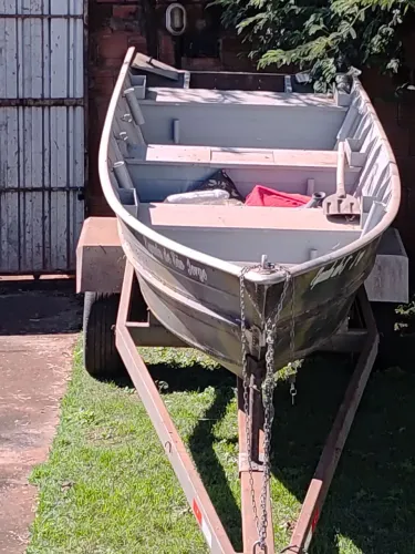 Vendo ou troco barco motor e carreta- moto ou carro