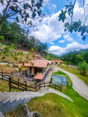 Sítio Encantador em Meio à Natureza em Vargem Grande/RJ