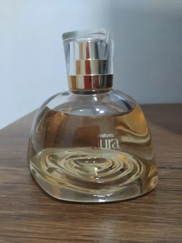 Perfume Natura AURA .. vendedo pela metade do preço, usado apenas 2 vezes .