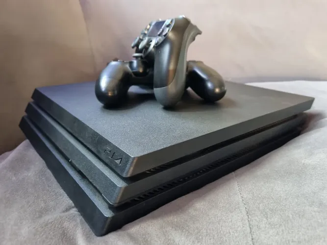 Vendo ou troco PS4 PRO