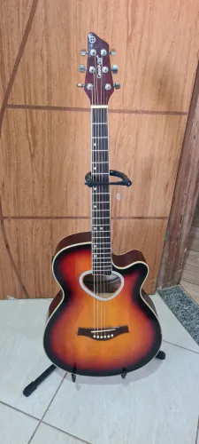 Violão Groovin Elétrico e revisado.