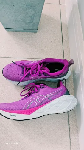 Asics Novablast 4 Feminino