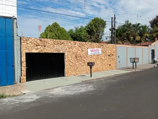 VENDO - CASA 2 DORM. JD TALARICO/ BEBEDOURO SP