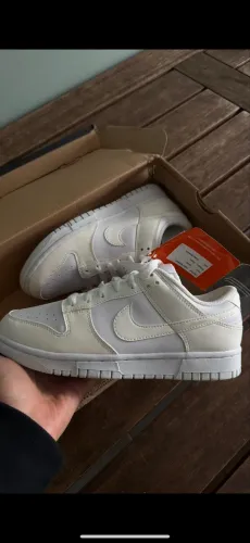 NIKE DUNK MOVE TO ZERO