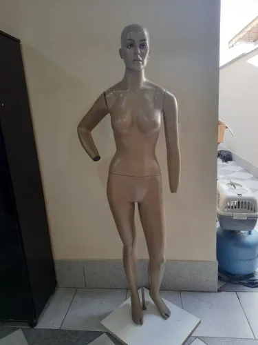 Manequim feminino