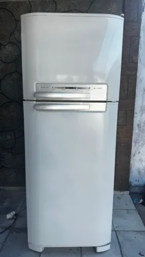 Geladeira Eletrolux funcionando perfeitamente