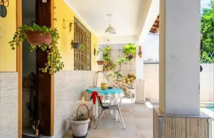 Casa para venda tem 175 metros quadrados com 4 quartos em Grajaú - Rio de Janeiro - RJ