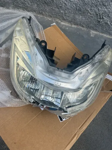 Farol PCX 2016 