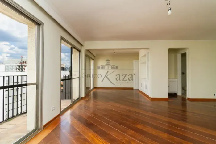 Apartamento - Jardim Paulista - 3 Dormitórios - 180m².