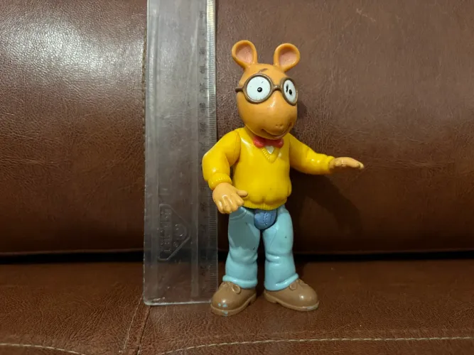 Boneco desenho Arthur.
