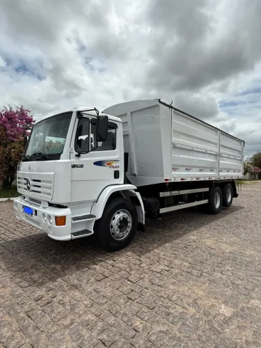 Caminhão Mercedes-Bens