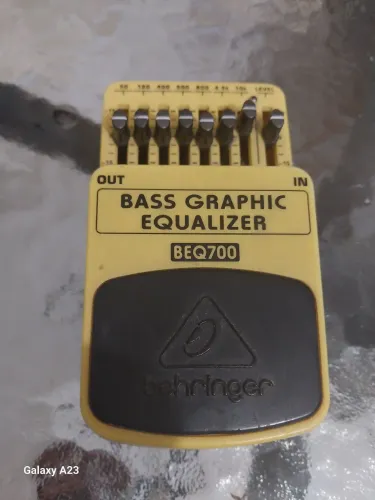 Pedal equalizador BEHRENGER