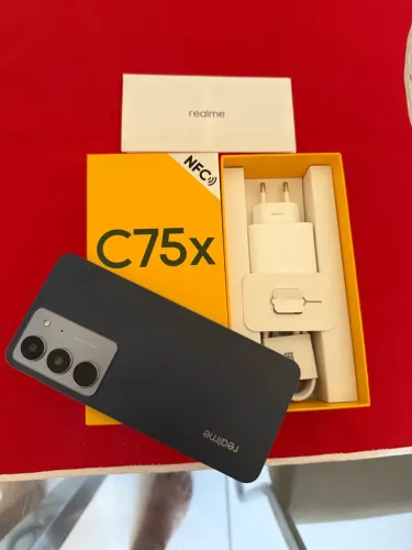 Realme C75X praticamente zero bala.