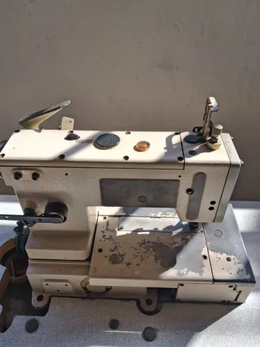3 maquinas de costura 2 semi industrial 1 overflow