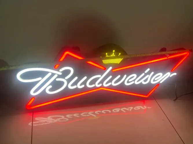 Led da Budweiser de 75 cm em perfeito estado