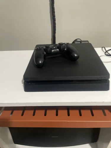 PlayStation 4 slim 1tera