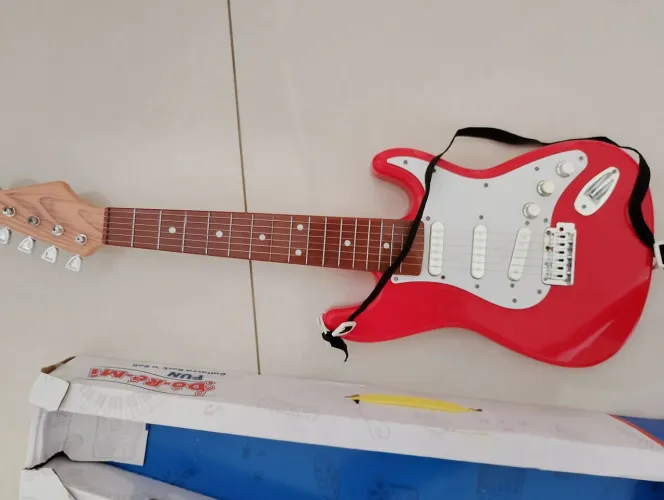 Guitarra infantil 