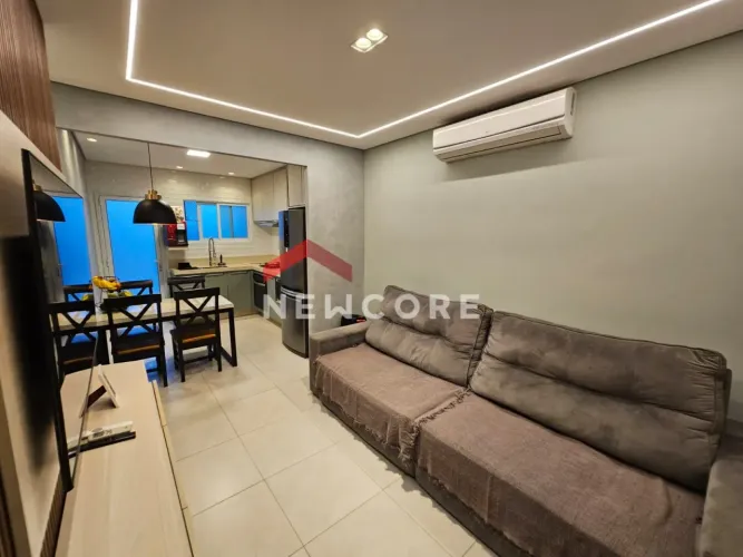 Casa de condomínio em Avenida Maria Thereza da Costa Naufal - Parque das Laranjeiras - Ita