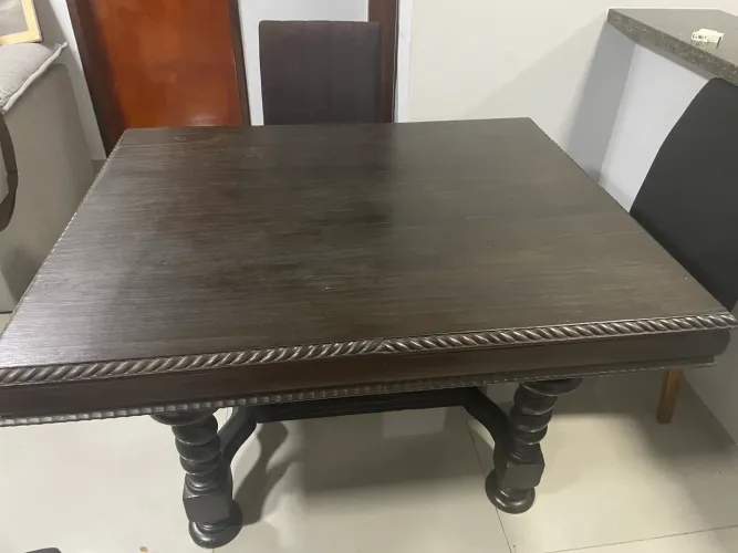 Mesa estilo Manuelino 
