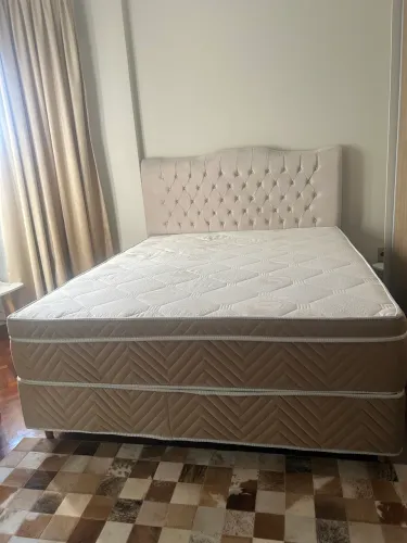 Vendo cama pouquíssimo uso. Excelente qualidade.