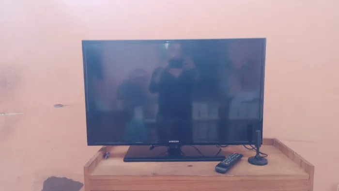 TV Samsung 32" LED Série 4 - Modelo UN32FH4205G