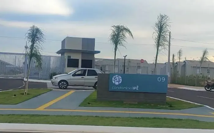 CASA TÉRREA NOVA, COND. IPÊ, PARQ CERRADO, 2 QUARTOS, PADRÃO ORIGINAL, PROX D. INDUSTRIAL