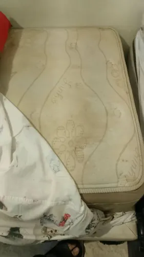 Doação de 3 colchões e uma cama box
