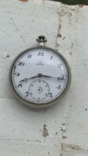 Omega suíço mecânico de bolso, provavelmente da década de 1910-1920.