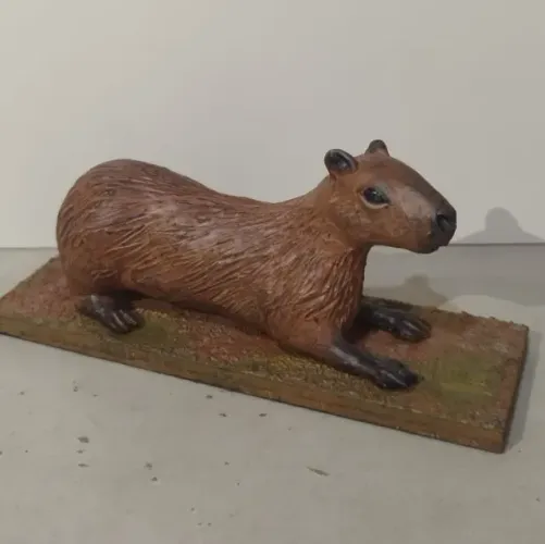 Escultura capivara, peça única, em biscuit