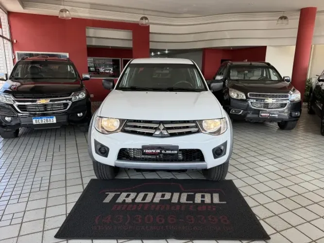 Mitsubishi L200 Triton GLS 3.2 CD TB Int.diesel MEC 2013
