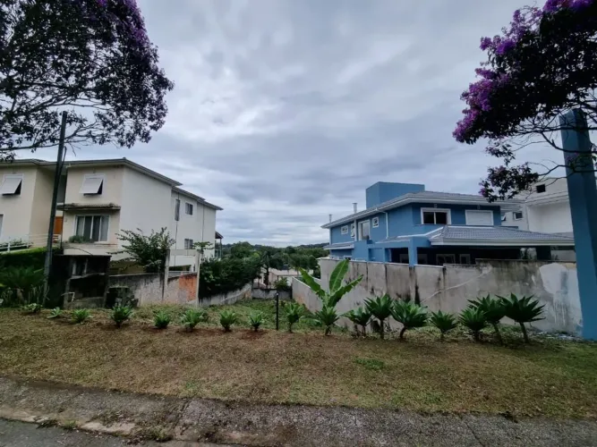 CONDOMINIO FECHADO COM SEGURANÇA E AREA DE LAZER