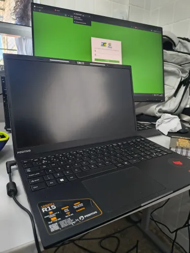 Notebook R15 positivo
