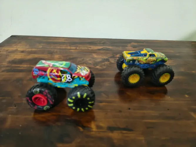 Monsters truck - Hot Wheels