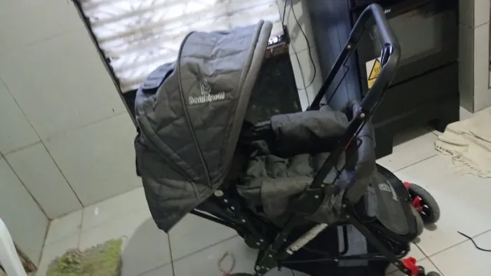 Carrinho de bebê unissex