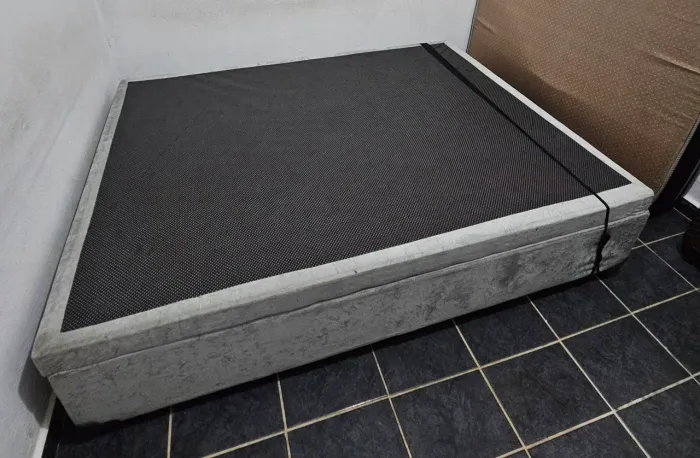 Vendo cama box casal