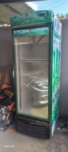 Freezer vertical entre outros freezer