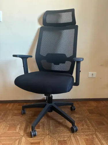Cadeira de escritório.