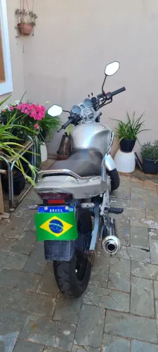 Vendo moto cbx twister excelente só muntar e viajar