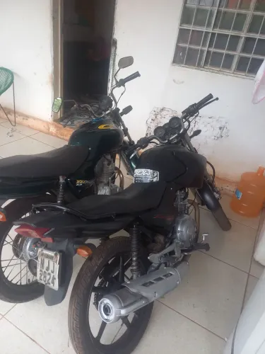 Vendo titan e uma fctor