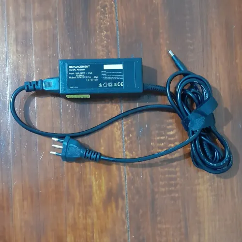 Fonte Carregador Notebook Universal 19V 2.1A 40W - Novo (usado apenas uma vez para teste)