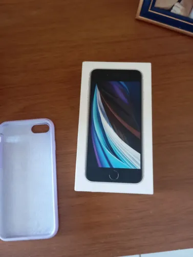 iPhone SE21