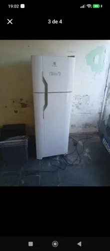 Geladeira Electrolux Frost Free funcionando perfeitamente (127 volts) 380 liros