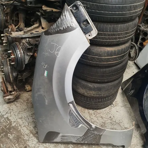 Paralama lado direito jac j6 prata